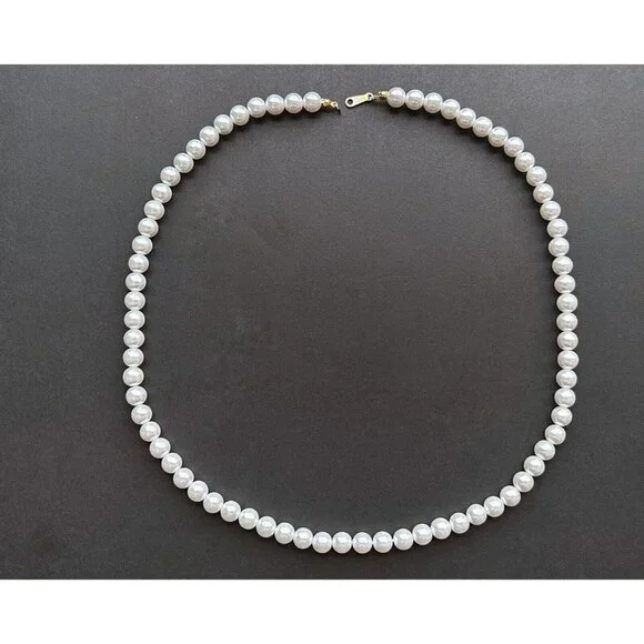 Shell bead, faux beige and white pearls, Olive shell pendant necklace set of 4 - Picture 5 of 10